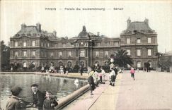 VINTAGE POSTCARD Paris Gardens Of Luxembourg Senate Children