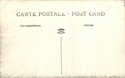 CPA Arras Ruines coin de la Petite place Militaria