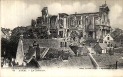 CPA Arras La Cathedrale Militaria