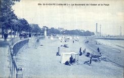 VINTAGE POSTCARD Saint Nazaire the Boulevard of L Ocean and the Beach