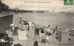 VINTAGE POSTCARD Saint Nazaire the Beach has High tide
