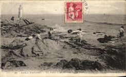 VINTAGE POSTCARD Saint Nazaire the Point Martin City the Lighthouse