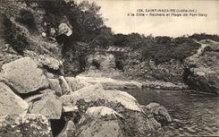 VINTAGE POSTCARD Saint Nazaire has the Dimension Rocks and Beach of Gavy Port