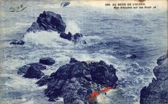 CPA Au Bord de L Ocean mer d ecume sur les Rochers
