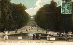 CPA Saint Cloud Le Parc Le Bassin et l Allee du Fer a Cheval 