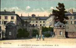 Pared de la POSTAL de la VENDIMIA los soldados de Militaria de la prefectura