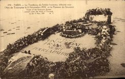 CPA Paris Le Tombeau du Soldat Inconnu inhume sous l Arc de Triomphe le ll November 1920