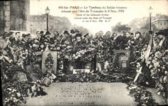CPA Paris Le Tombeau du Soldar Inconnu inhume sous l Arc de Triomphe