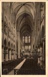 POSTAL Paris de la VENDIMIA mientras que da un paseo el interior de Notre Dame