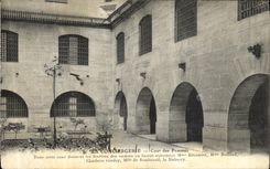 CPA Paris La Conciergerie Cour des Femmes