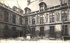 VINTAGE POSTCARD Paris Museum Carnavalet Interior Court