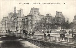 CPA Paris Le Pont d Arcole et l Hotel de Ville
