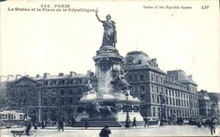 VINTAGE POSTCARD Paris the Statue and the Place D the Republic