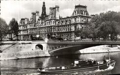 CPA Paris Hotel De Ville et le pont d Arcole Peniche