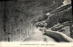VINTAGE POSTCARD Large the Narrow parts Road in the Rock