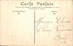 VINTAGE POSTCARD Beauvais the Statue of Jenne Hatchet