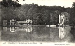 VINTAGE POSTCARD Chantilly the Castle of the White Queen