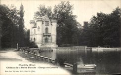VINTAGE POSTCARD Chantilly Castle of the White Queen Ponds of Comelle