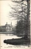 VINTAGE POSTCARD Castle of Chantilly Seen from of the Park V