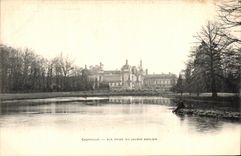 CPA Chantilly Vue Prise Du jardin anglais