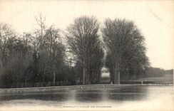 VINTAGE POSTCARD Chantilly Valley Of the Philosophers