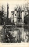 VINTAGE POSTCARD Chantilly Castle of the White queen