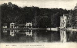 VINTAGE POSTCARD Chantilly the Castle of the White Queen