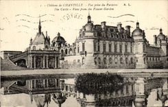 VINTAGE POSTCARD Castle of Chantilly Seen from of the floor