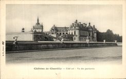 CPA Chateau de Chantilly Cote est Vu des parterres