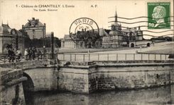 VINTAGE POSTCARD Castle of Chantilly L entered