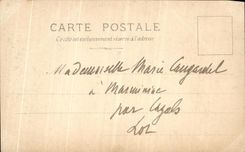 VINTAGE POSTCARD Castle of Chantilly Court D honor the vault