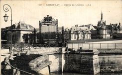 VINTAGE POSTCARD Chantilly Entered of the Castle