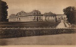 CPA Chateau de Chantilly La porte Saint Denis et les ecuries