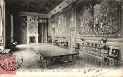 VINTAGE POSTCARD Castle of Chantilly the Gallery of the stags