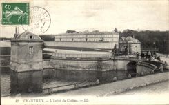 VINTAGE POSTCARD Chantilly L Entrce of the Castle