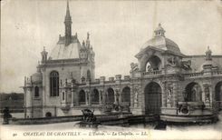 VINTAGE POSTCARD Castle of Chantilly L entered the vault