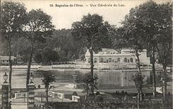 CPA Bagnoles De l Orne Vue Generale et le lac