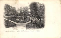 CPA Bagnoles De L Orne Le Parc de l etablissement thermal 
