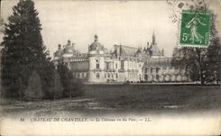 VINTAGE POSTCARD Castle Of Chantilly the Castle Seen of the Park