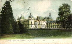 VINTAGE POSTCARD Castle Of Chantilly the Castle Seen of the Park