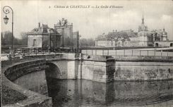 VINTAGE POSTCARD Chantilly the Castle the Grid D Honor