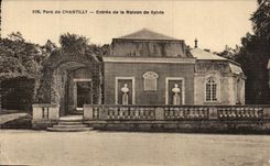 CPA Pare de Chantilly Entree de la maison de Sylvie