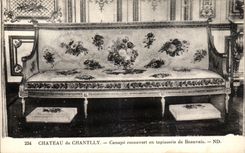 VINTAGE POSTCARD Castle Of Chantilly Settee covered in tapestry with Beauvais