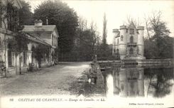 CPA Chateau De Chantilly Etangs de Comelle pecheur