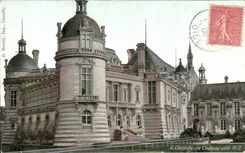 VINTAGE POSTCARD Chantilly the castle