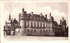 VINTAGE POSTCARD Castle Of Northern Chantilly Facade is