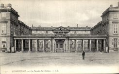 VINTAGE POSTCARD Castle of Chantilly the Frontage