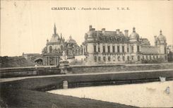 VINTAGE POSTCARD Chantilly Frontage of the Castle