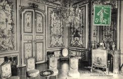 VINTAGE POSTCARD Castle Of Chantilly Living room of the Monkeys