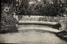 VINTAGE POSTCARD Palate of Compiegne the Bench of Napoleon 1st